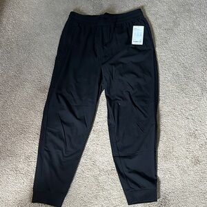 Women’s Athleta, Trekkie North Black Jogger Pants, Size L, NWT